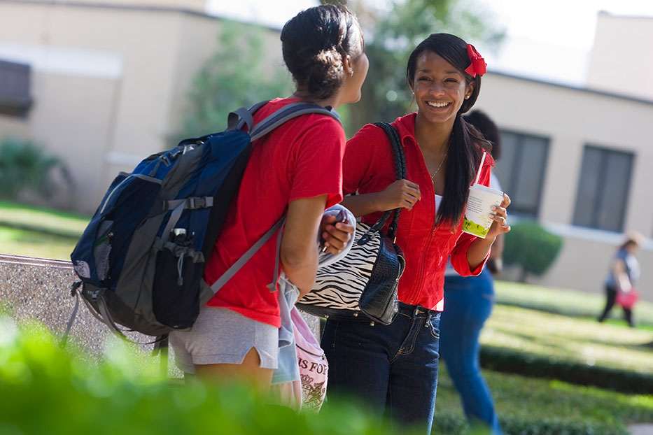 LU Campus Dining | Female Students